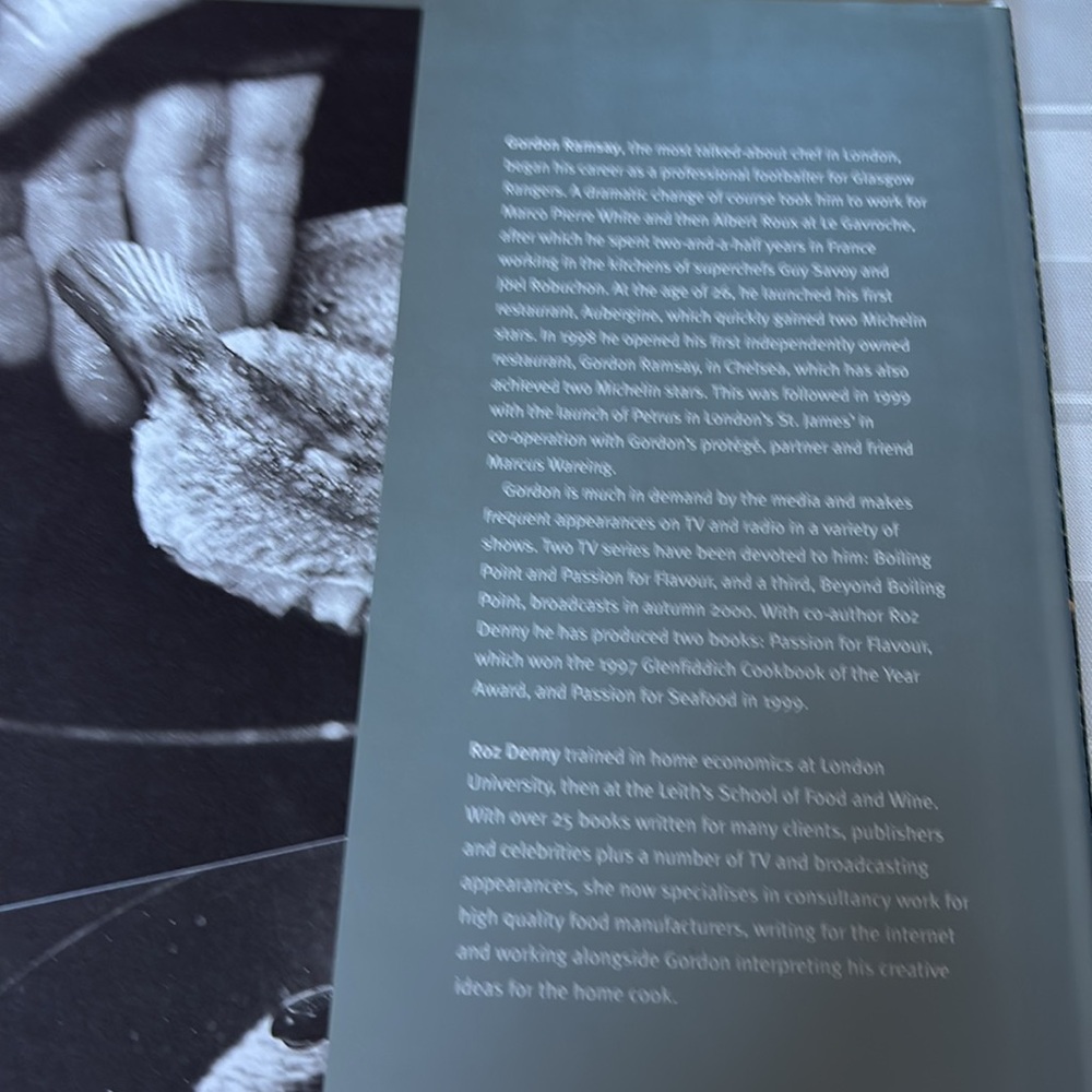 Gordon Ramsay Cookbook - Picture 3 of 3